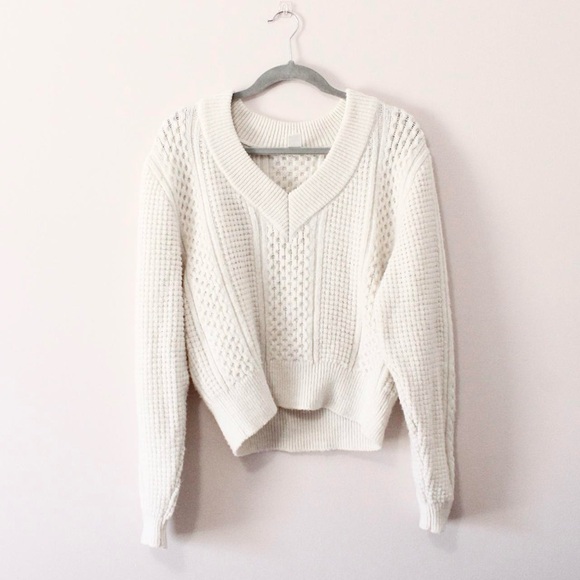 H&M Slouchy Off White V-Neck Sweater Size XS - Picture 2 of 4